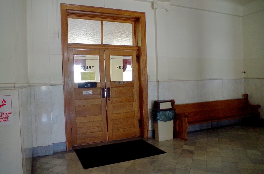 picture showing entrance to the main courtroom